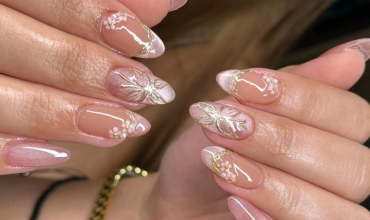 Nail service for Japanese clients with careful technique & hygiene