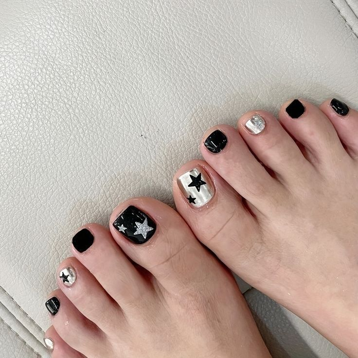 Try Attractive Toenail Colors to Help You Stand Out in Every Moment