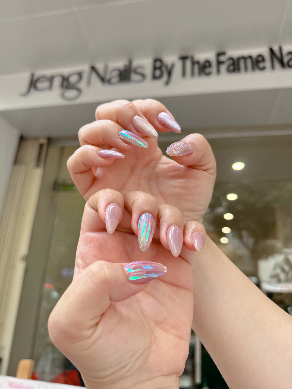 A nail service for Korean clients in Saigon loved by many visitors