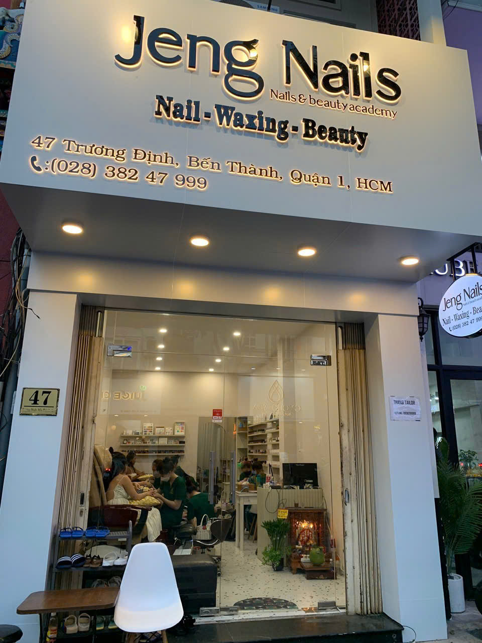 Hand and foot spa in District 1 loved by foreign visitors in Saigon
